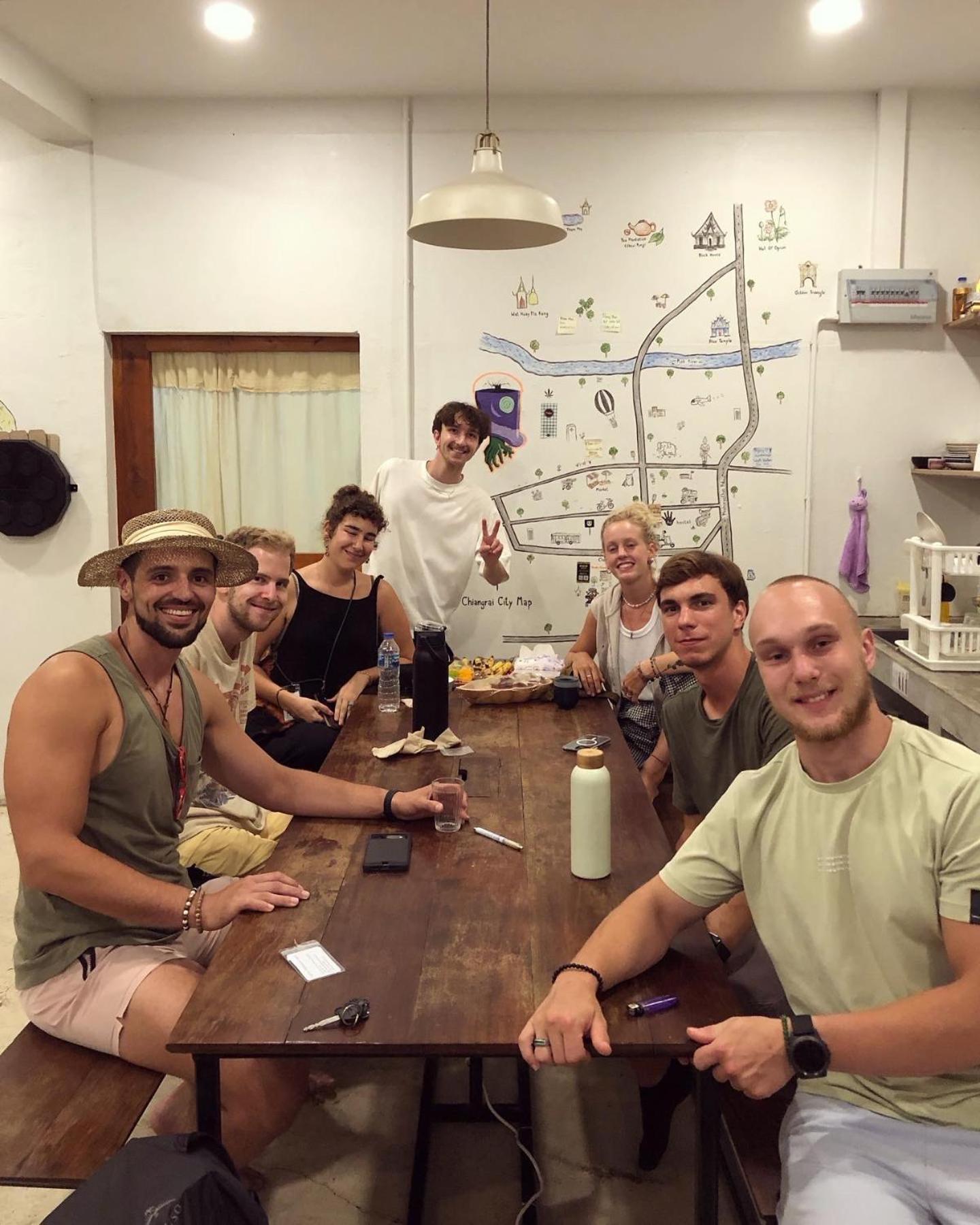 Together Backpackers Hostel Τσιανγκ Ράϊ Εξωτερικό φωτογραφία